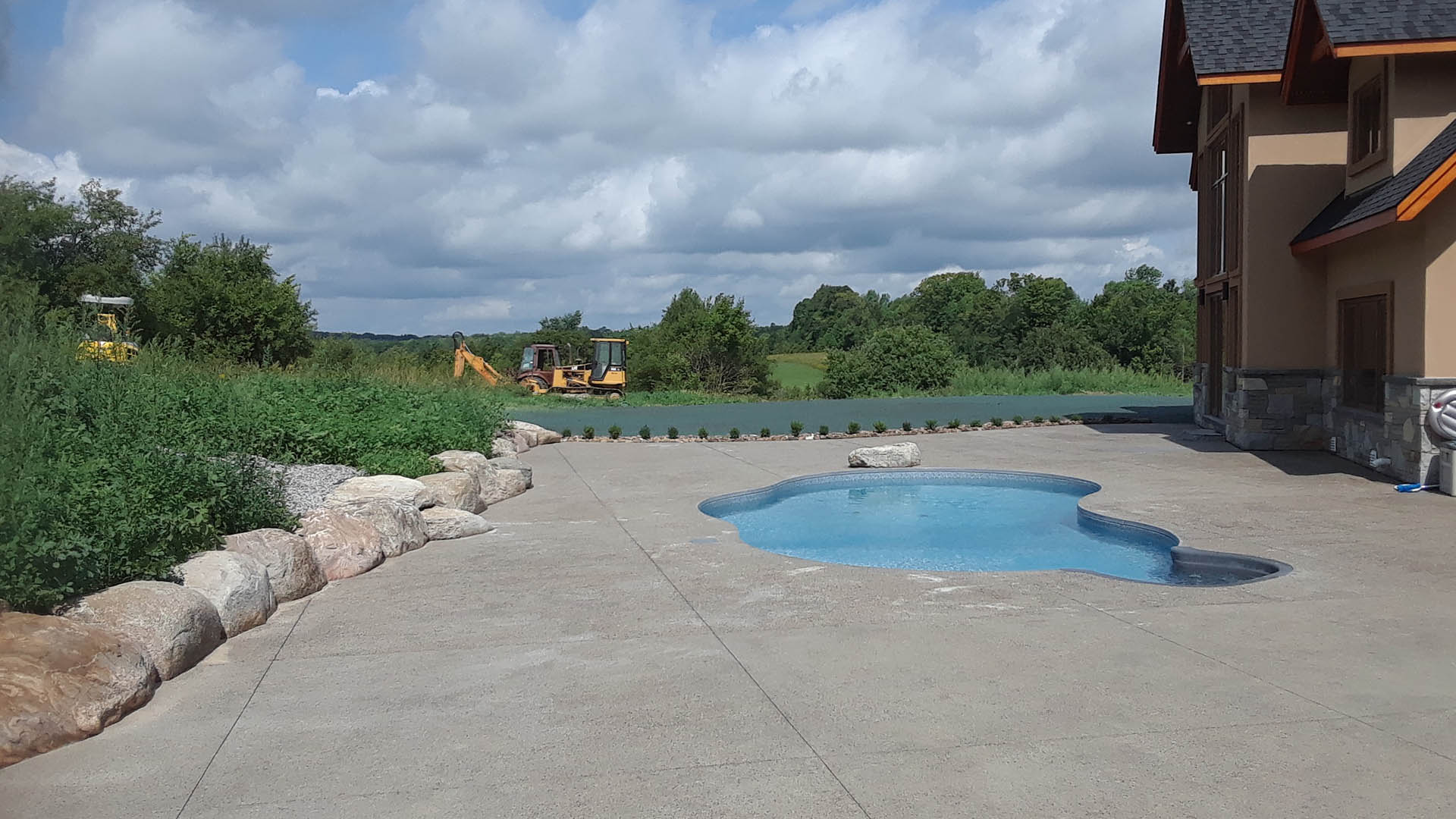 Kaylon Valley Enterprise Inc Landscaping, Irrigation and Hydroseeding slide 3